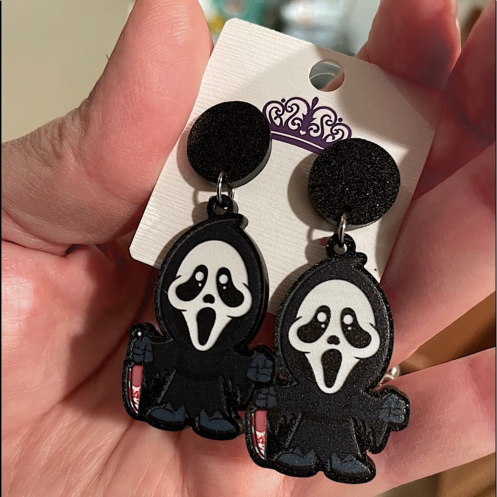 Scream ghostface 2” Pierced dangling earrings black white goth Halloween jewelry